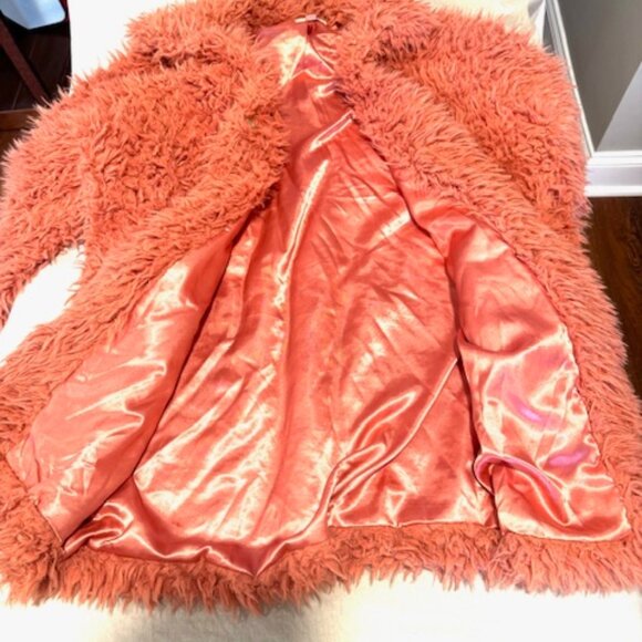 Dark Pink Faux Fur Women's Coat - Picture 4 of 5